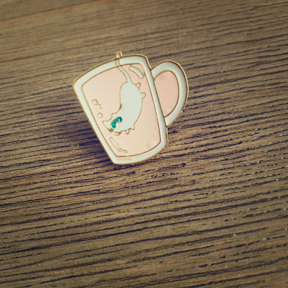 🌟 Kitty Tea Cup Pin